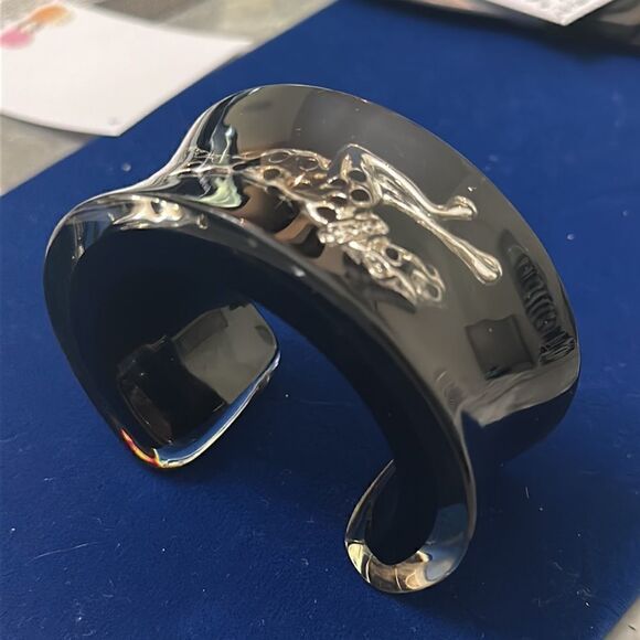 Unique & Amazing!! Vintage Black Lucite Silver Panther Cat Cuff Bracelet - Picture 2 of 3
